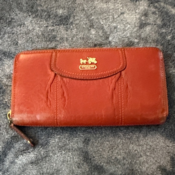 VTG Coach Madison Leather Zip Around Wallet